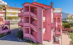 Villa Rossa Apartments